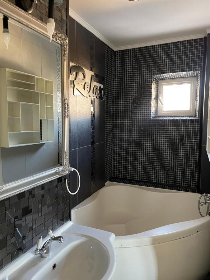 Apartament Cu 3 Dormitoare Jolie.M Lejlighed Galaţi Eksteriør billede