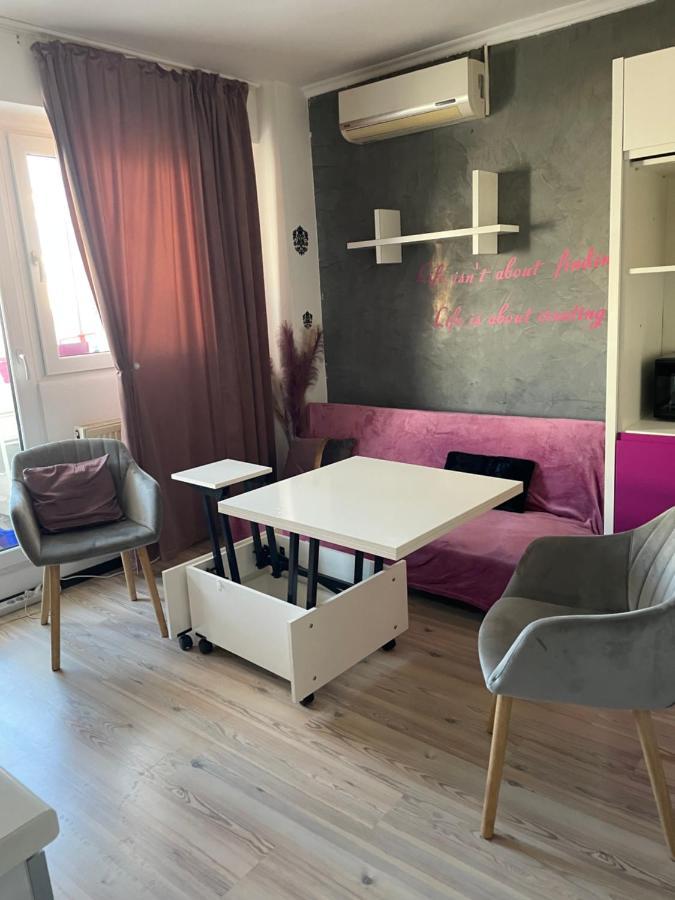 Apartament Cu 3 Dormitoare Jolie.M Lejlighed Galaţi Eksteriør billede